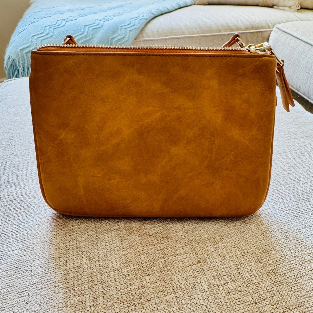 Vegan caramel crossbody